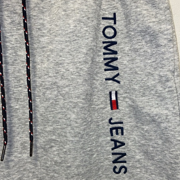 Tommy Hilfiger Light Gray Fleece Drawstring Embroidered Logo Mini Skirt: 3568 - Picture 3 of 6